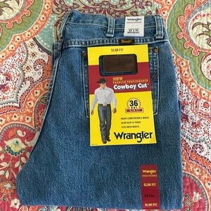 Mens wrangler jeans slim fit 32x34 NWT